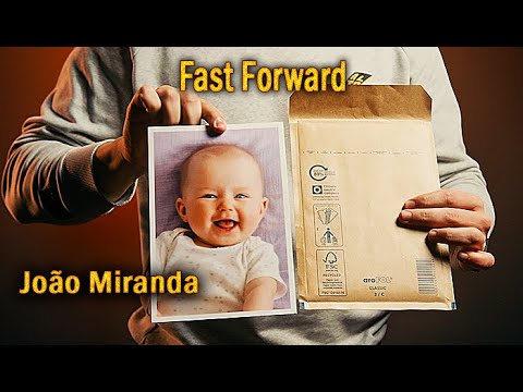 Voir la vidéo Fast Forward - Victor Sanz & Joao Miranda