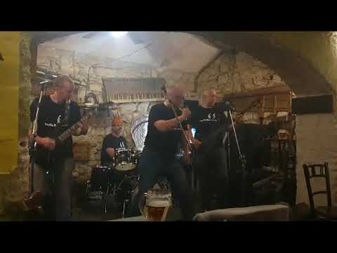 Poslední Samci - zpatky k plotne