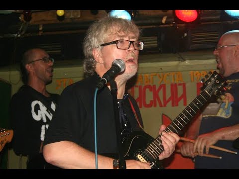 Man Who Smelled So Bad a Plane Had to Make Emergency Landing Dies a Month Later of Necrosis