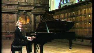 Schubert - Piano Sonata in B Flat Major, D. 960 First Movement (Molto moderato) - Alfred Brendel