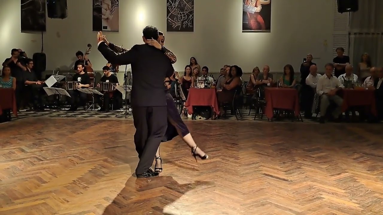 Barbara Ferreyra y Agustin Agnez- en Vivo Vals "Desde el Alma" Orq. Los Herederos del Compas.