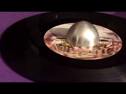 MUNGO HI FI ft. DAN MAN ~ Love Jah (ft. PONCHITA PELIGROS ~ Dj Queen, B Side)