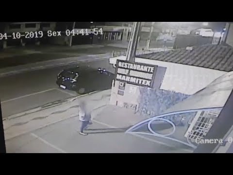 Câmeras flagram mulher furtando vasos de comércio em Rio Claro