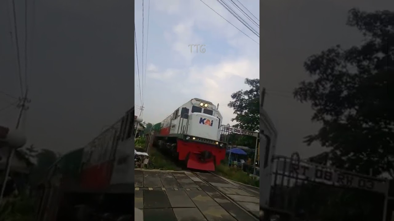 KAI Train 🚆💥traveling at100kmph💥 what a speed 😰#subscribe #jakarta #indonesia #speed #1000subscriber