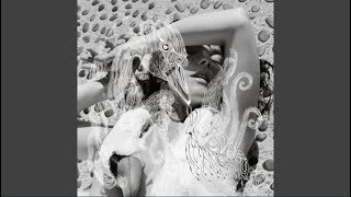 björk : The Boho Dance