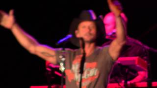 Tim McGraw - Diamond Rings &amp; Old Barstools - Country USA 2015