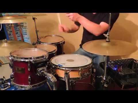 Linear triplet groove lick/fill