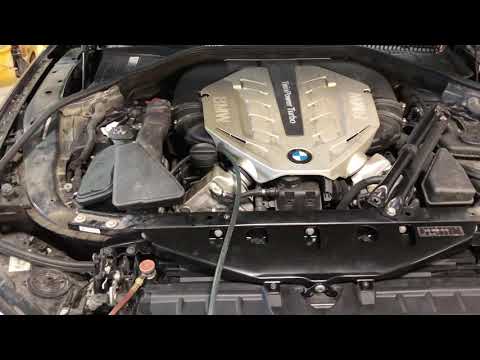 BMW 750 AC charge (ac hoses ending)