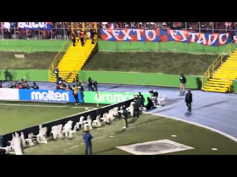 "Celebracion Xelaju MC Clasificacion a la Final de Copa Centroamericana   (Estadio cementos progreso)" Barra: Sexto Estado &bull; Club: Xelajú