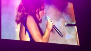 Pastora Soler y Vanesa Martin. ‘Perdóname’ concierto Sevilla.