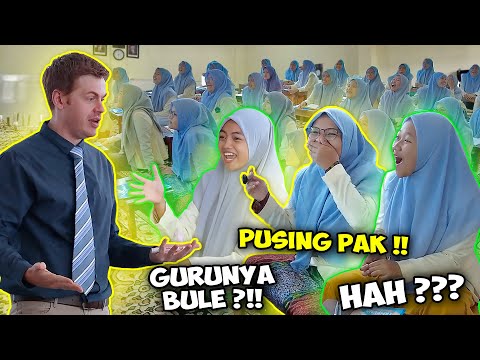 kocak-guru-bule-masuk-pondok-pesantren-putri-muridnya-takut-semua