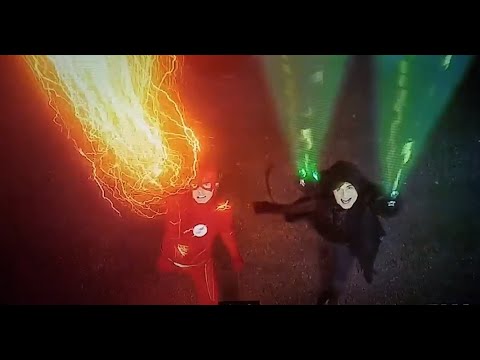 The Flash 6x18 Pied Piper pitches in