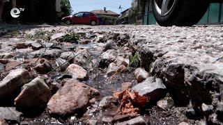 Живущите на ул. "Пионер" в Хасково се оплакват от ВиК авария и рушащ се път