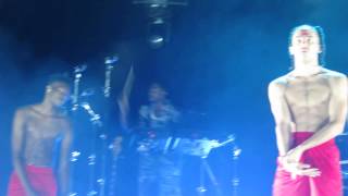 FKA Twigs . In Time . Live