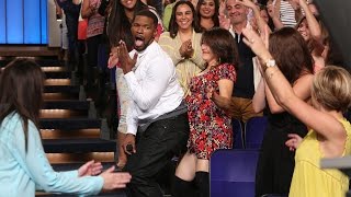 Jamie Foxx Performs 'Gold Digger' During the Break