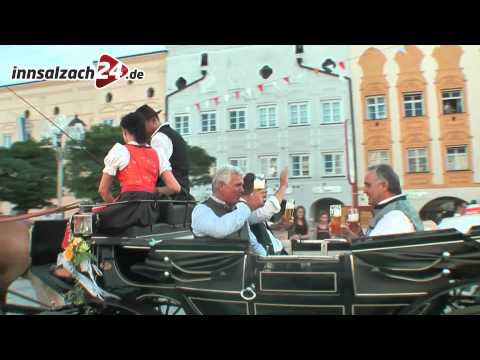 Der große Mühldorfer Wiesnauszug 2015