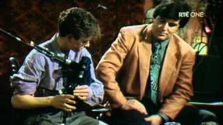 Come West Along The Road - S14E01