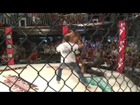 SFC 11 Jim Abadía pierde el control contra Servanto Aguilar - final