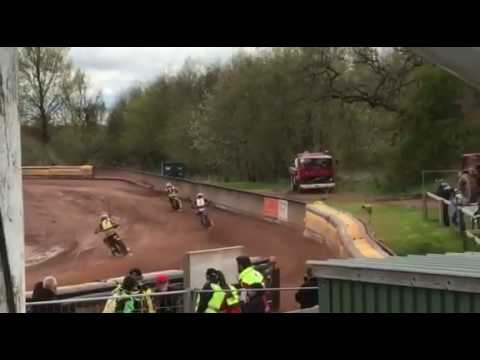 Tæt første div speedway mellem Glumsø, Holstebro, Holsted og Slangerup.