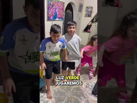 El que se mueva pierde 🤯😱 #youtubeshorts #comedy #reels