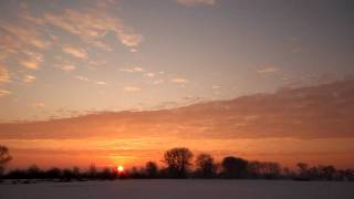preview picture of video 'mroźny wschód słońca - ujście Warty (Przyborów)'