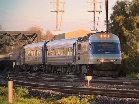 Countrylink XPT in Melbourne - Passenger Trains on Australian Railroads - PoathTV