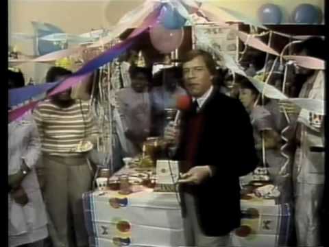 Bob Costas Cracks Up Dave, January 26, 1985