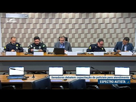 Identificação e atendimento de policiais a autistas ainda é desafio, aponta debate
