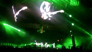 U2 360 live (feat. Jay-Z) in Auckland &quot;Sunday Bloody Sunday&quot;