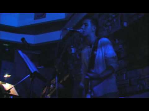 D7 The Band - Teleiomenoi Erastes (live at Faros club summer of 2005).mpg