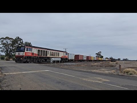 7922V SCT up "Dooen Express" (CSR008, 19P), Dooen to Melbourne, 0955, 16/6/25, Lubeck VIC