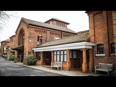 London Funeral Videographer - Golders Green Crematorium 2019