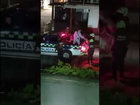 LOS JÓVENES  EN EL BAGRE ANTIOQUIA GREN  QUE 🤔 ESO ES 🎮 🎲 JUEGO ES  PELIGROSO