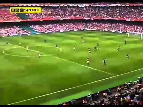 Gilberto Silva vs  Man Utd August 2004