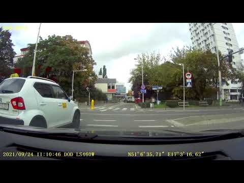 Taksówkarz Olek nie ogarnia pasów ruchu.