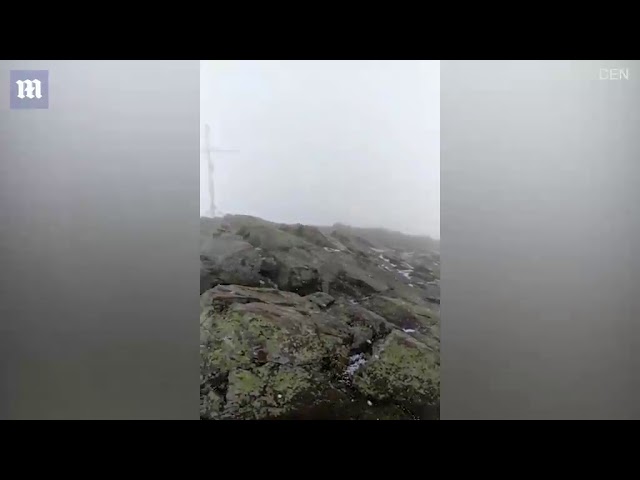 Попытка сфотографироваться на вершине горы завершилась ударом молнии