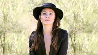 KT TUNSTALL - MADE OF GLASS (Acoustic)