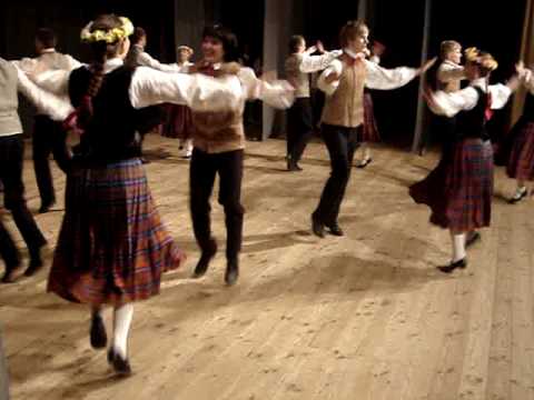 Austris. Pasi divi dancot gaja