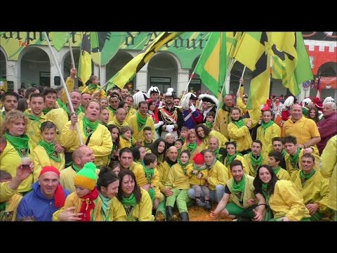Mugnaia e Arduini aranceri - foto di gruppo - Carnevale Ivrea 2017