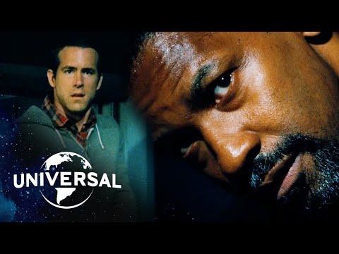 Safe House | Ryan Reynolds Defends Denzel Washington from Mercenaries