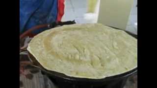 preview picture of video 'Minnie Making Roti'