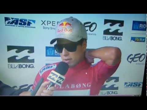 ADRIANO DE SOUZA CONCEDE ENTREVISTA APÓS ATROPELAR TAJ BURROW - Billabong Rio Pro