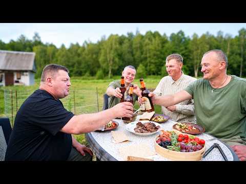 БОЧКА ПИВА , БАРАШЕК на ГРИЛЕ и ИДЕАЛЬНО РОВНАЯ КРЫША! ЖИЗНЬ в ЛЕСУ. №396