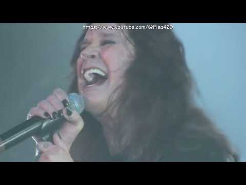 Ozzy Osbourne Blizzcon 2009 Full Concert Plus Security getting sprayed in foam @ 29:45