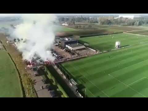 Prachtige beelden NAC Breda supporters vanuit de lucht op weg naar de laatste training!