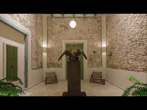 Contemporary Residence With Garden In The Center Creating A Small Oasis In The Middle Of The City