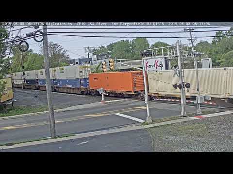 5- 8-2019 08:12 sb stack trailers CSX 581, 743 Q010
