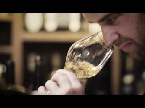 download lagu mp3 mp4 Italian White Wine, download lagu Italian White Wine gratis, unduh video klip Italian White Wine