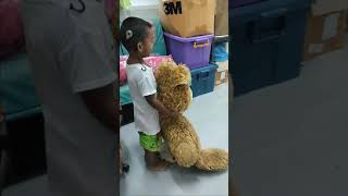 พี่หมีเตะบอล