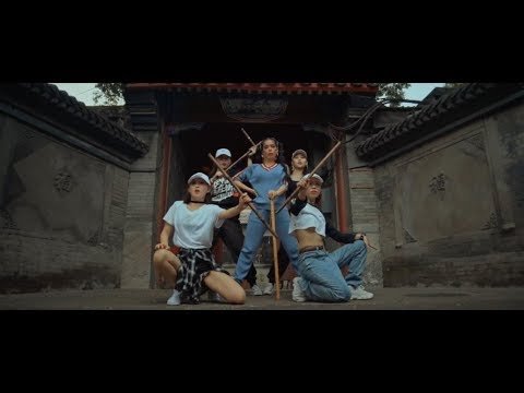 Beatriz Luengo - Postureo (Dance Video)